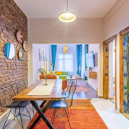 Central And Stylish Flat Near Istiklal Street