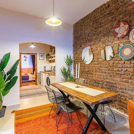 Central And Stylish Flat Near Istiklal Street Apartment *
